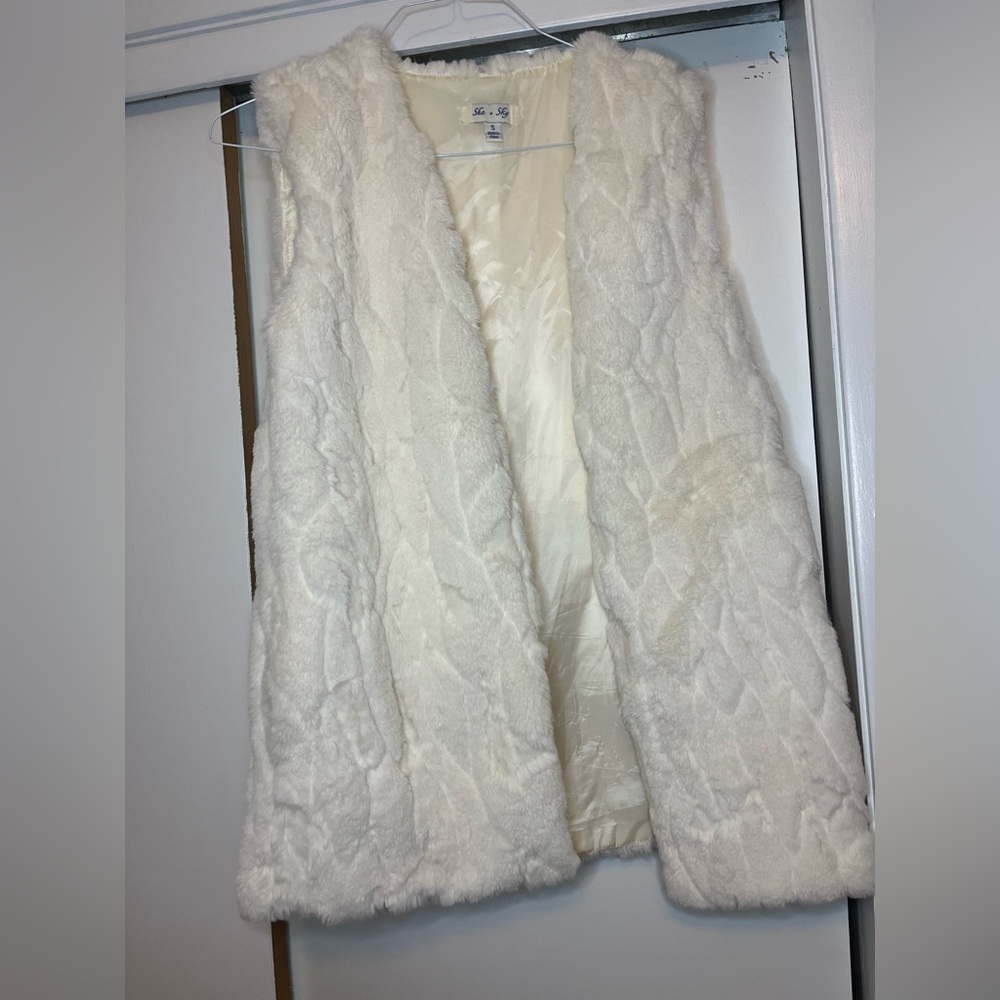 She + Sky White Faux Fur Vest